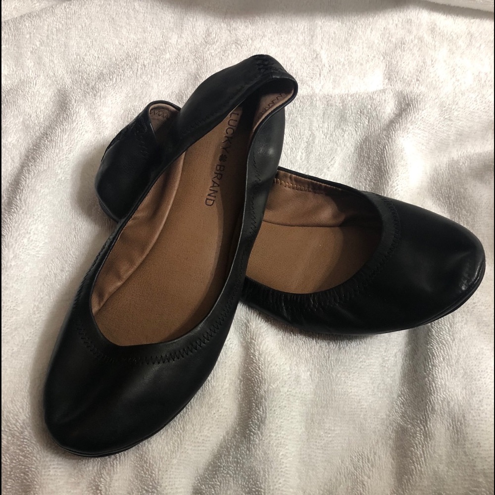 Lucky Brand women’s black flats